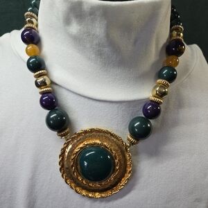 Elegant Gold and Green Statement Necklace